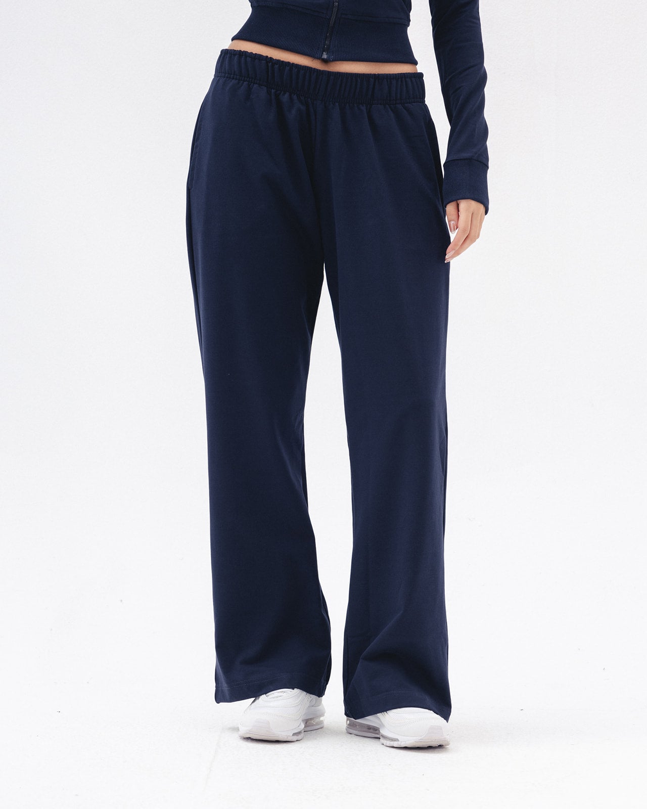 Low Rise Sweatpants In Navy Blue