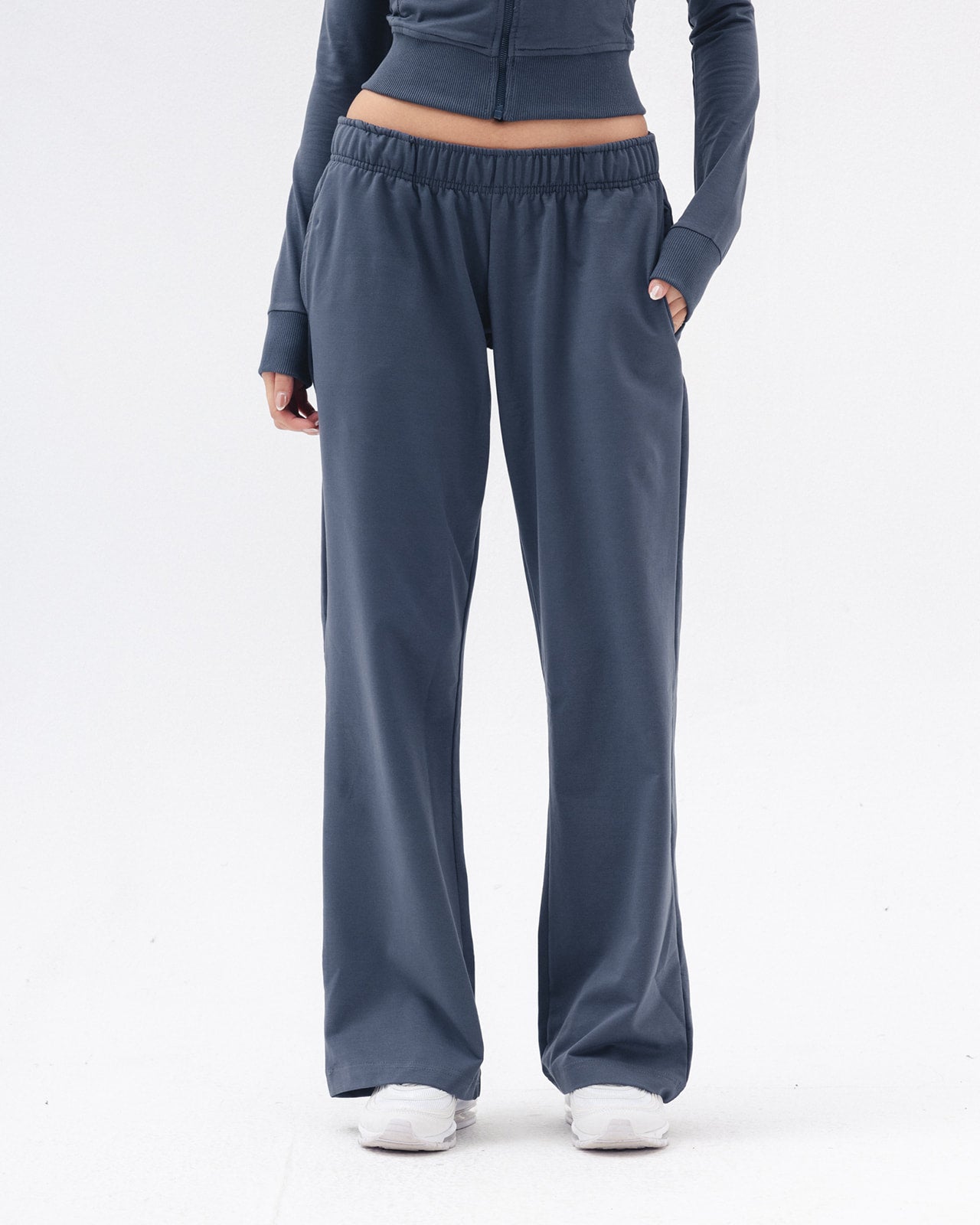Low Rise Sweatpants In Grey