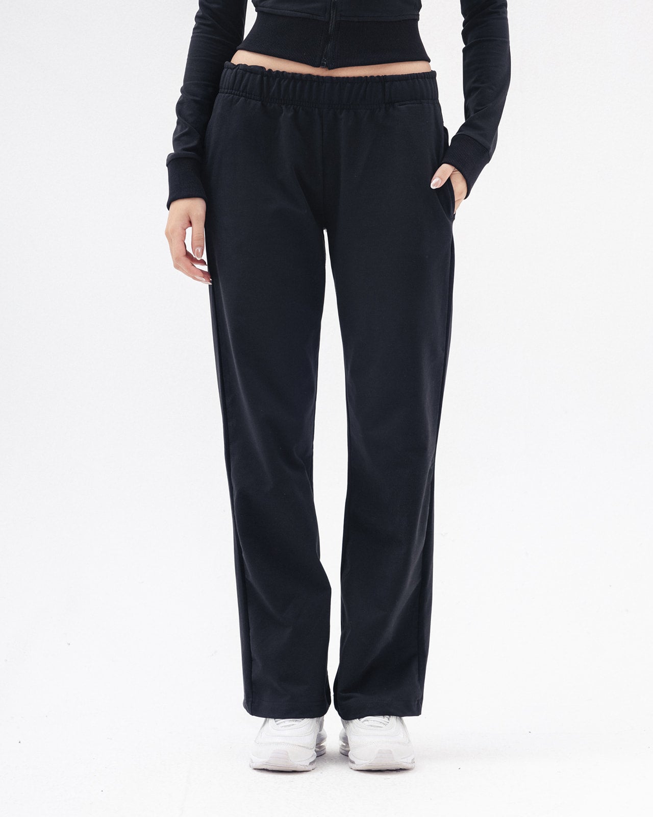 Low Rise Sweatpants In Black