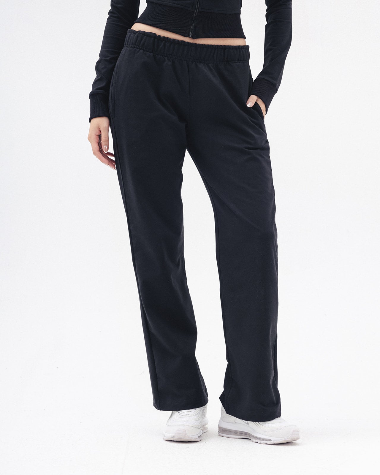 Low Rise Sweatpants In Black