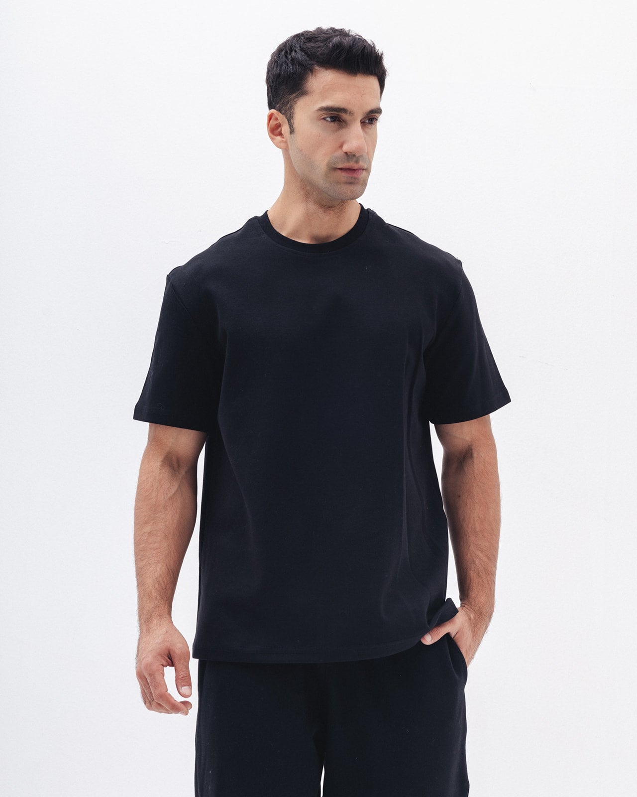 Regular Fit T-Shirt In Black