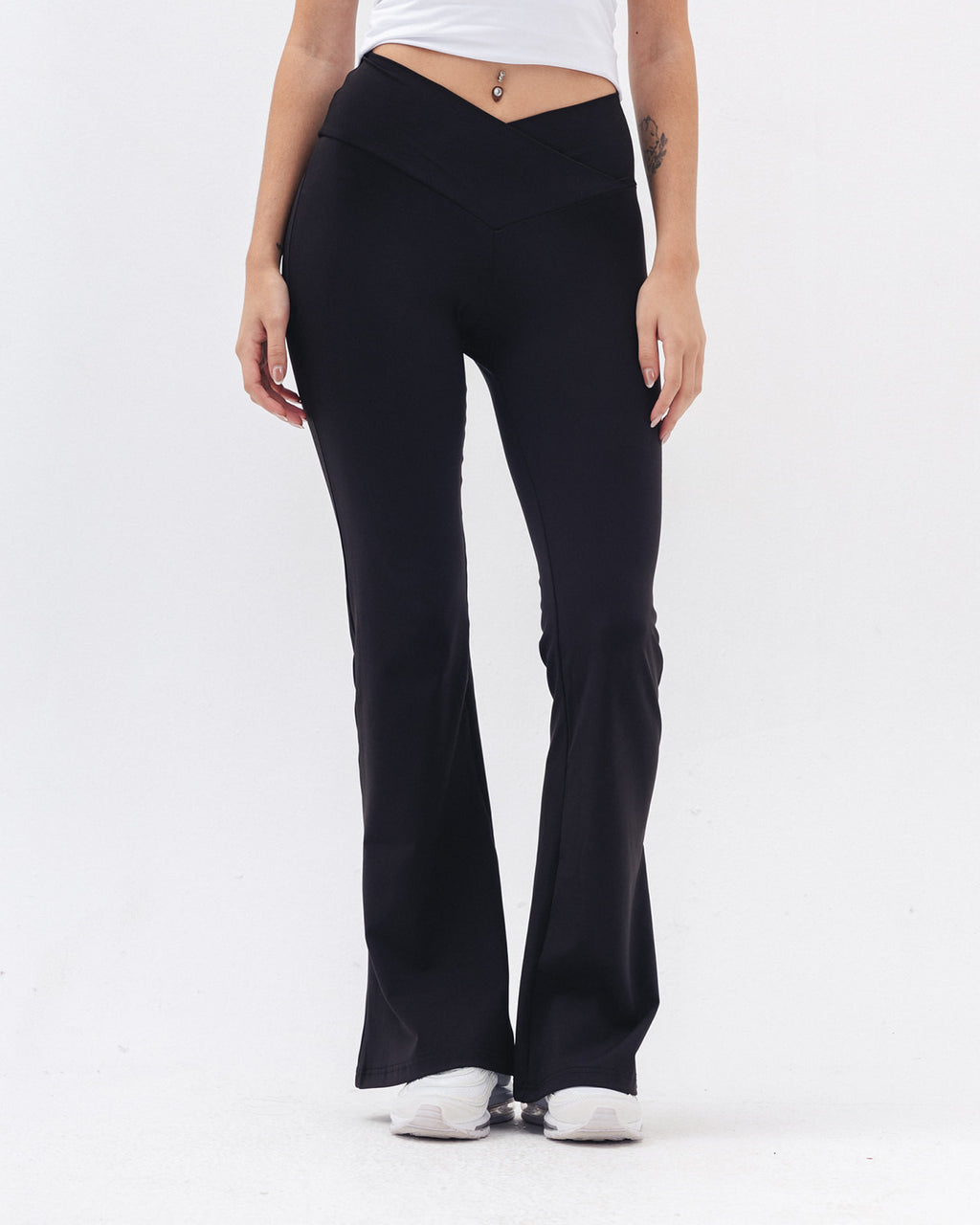 Crossed Waist Yoga Pants In Black