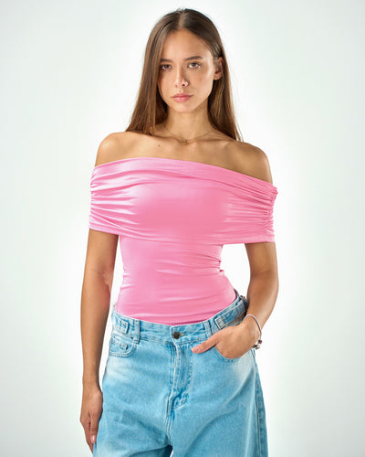 Off shoulder top in pink
