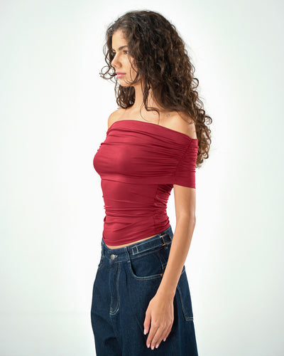 Off shoulder top in Raspberry