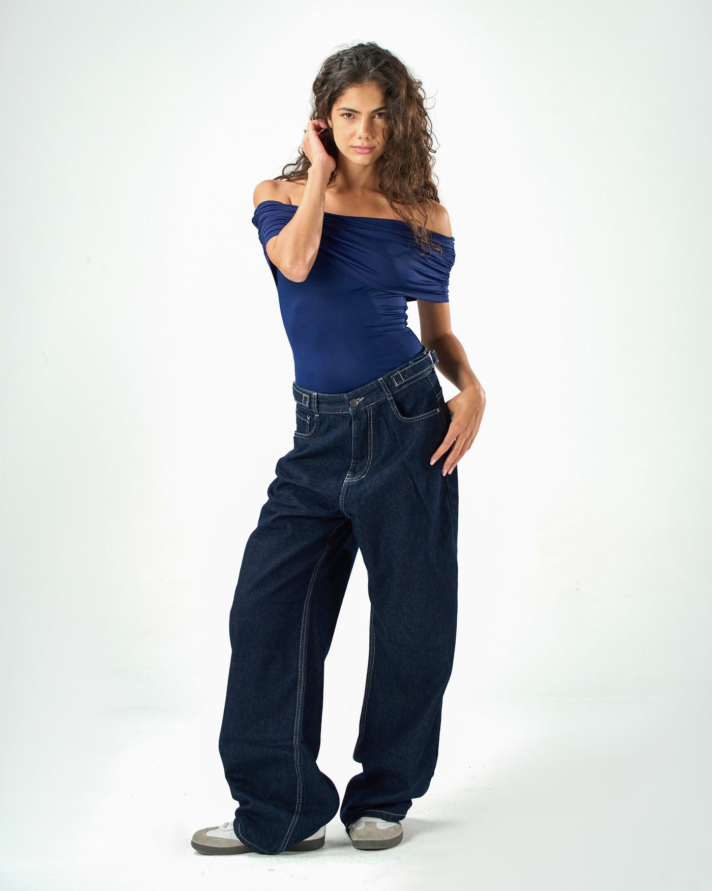 Off shoulder top in navy