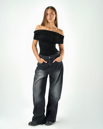 Off shoulder top in black