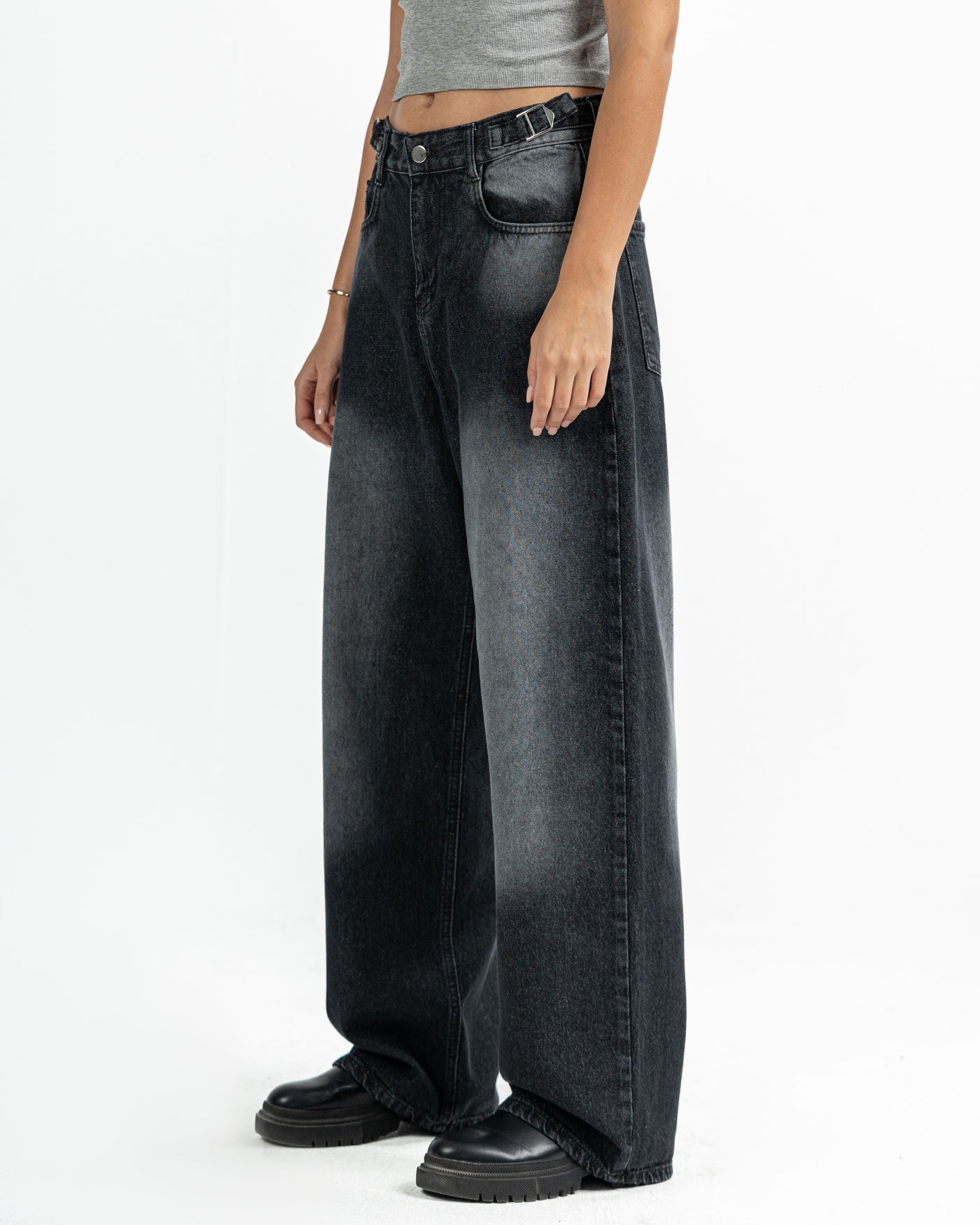 BAGGY DENIM IN WASHED BLACK