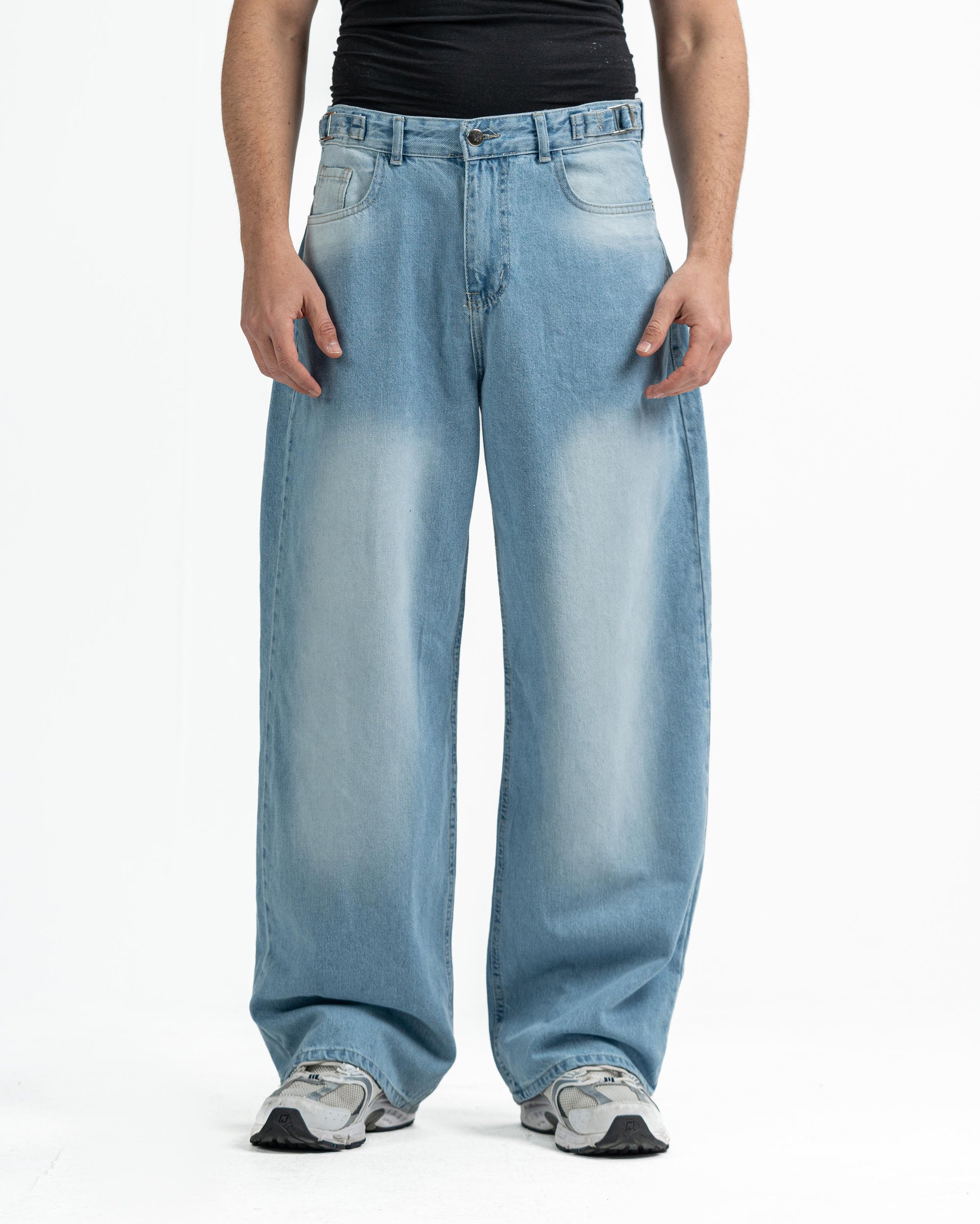 Baggy Denim In Ice Blue