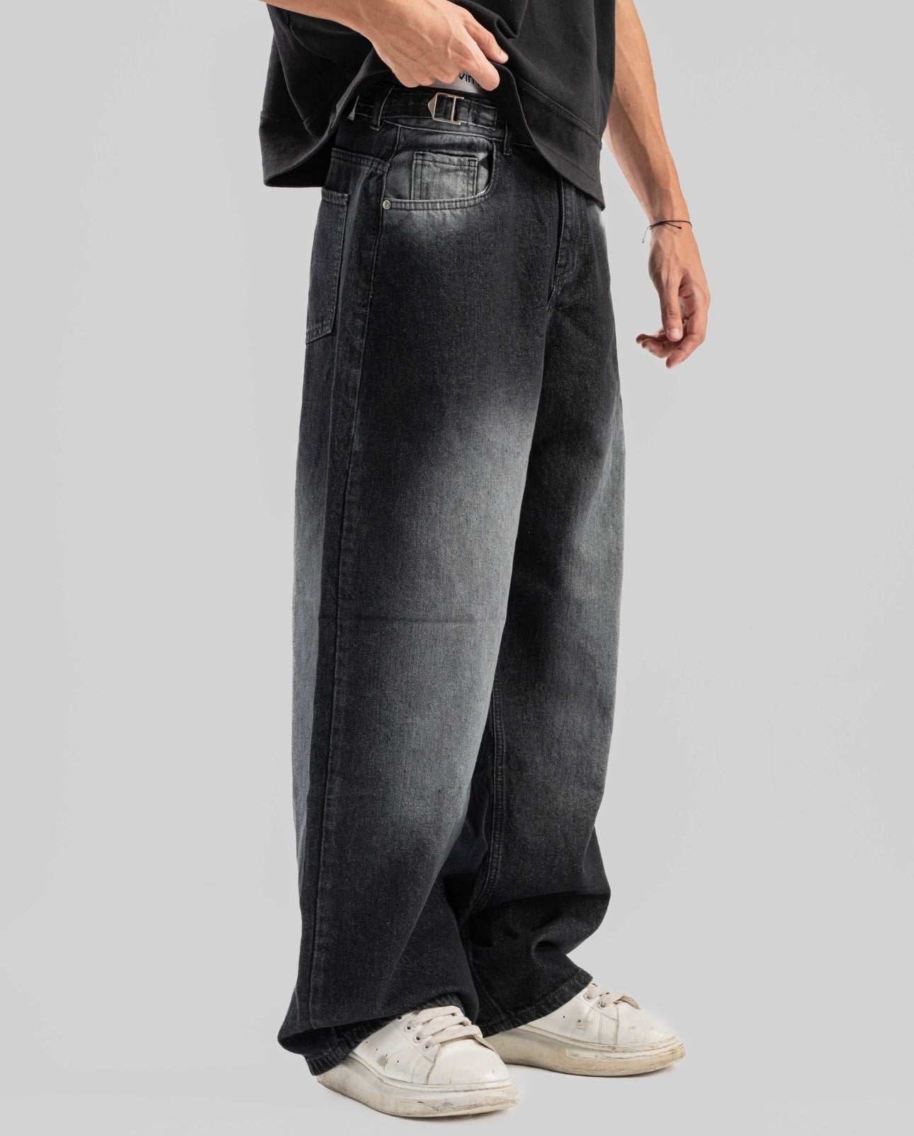 BAGGY DENIM IN WASHED BLACK