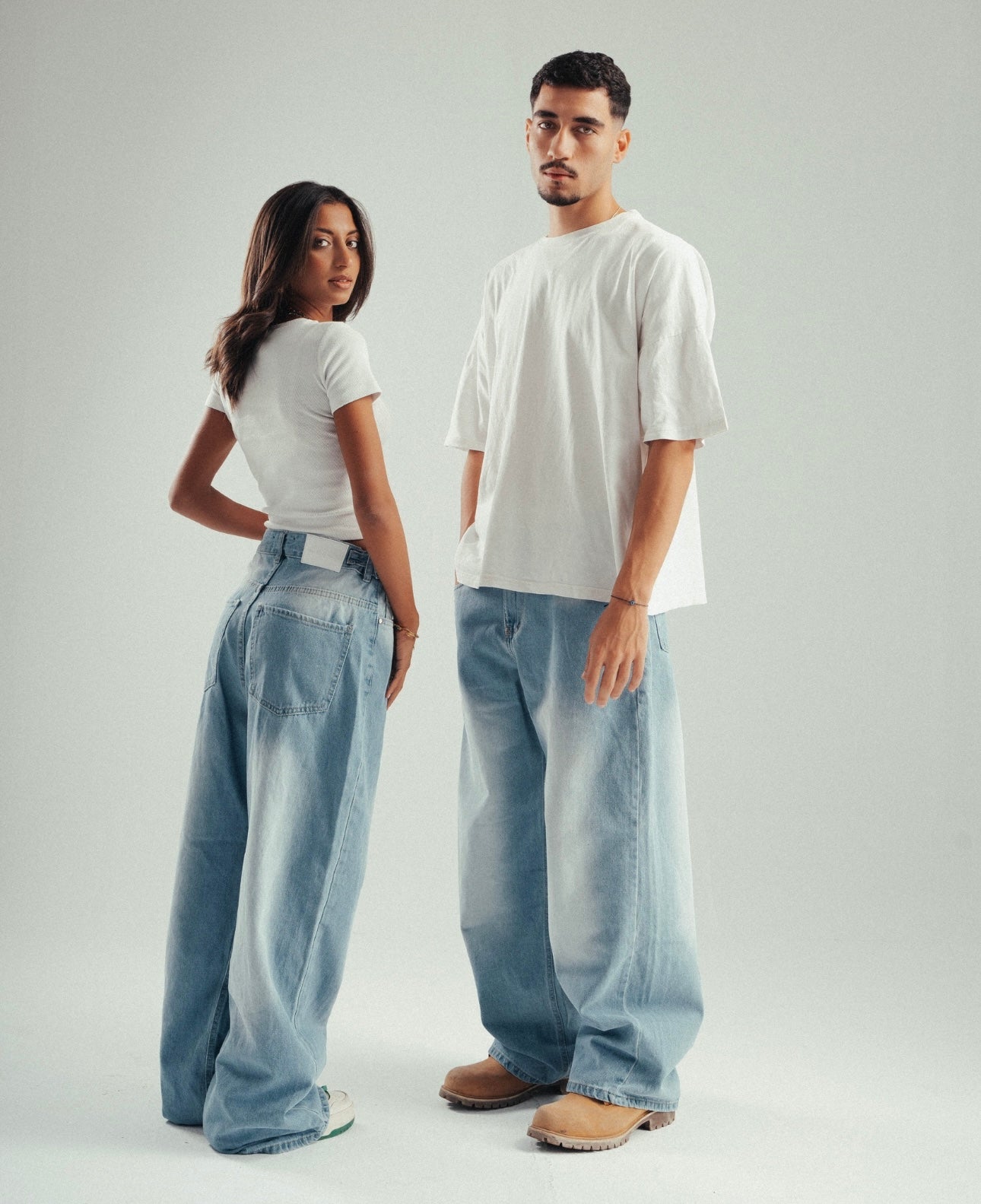 BAGGY DENIM IN ICE BLUE