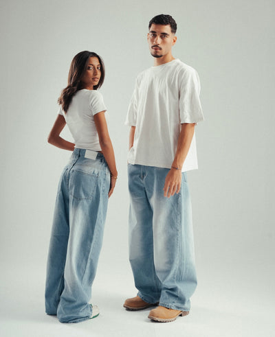 BAGGY DENIM IN ICE BLUE